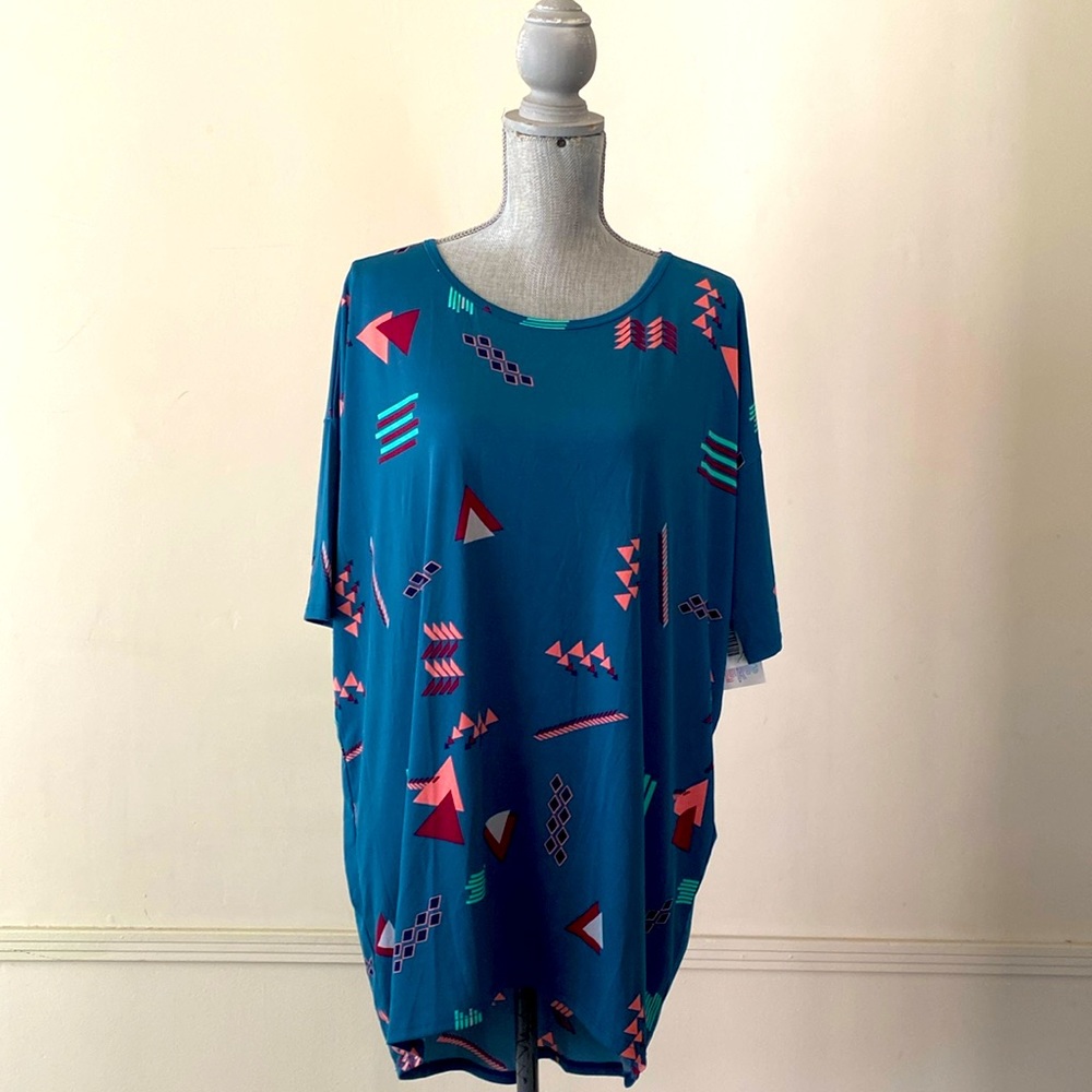 LuLaRoe “IRMA” HIGH-LOW TUNIC OVERSIZED TOP SIZE MEDIUM 🌟NWT🌟